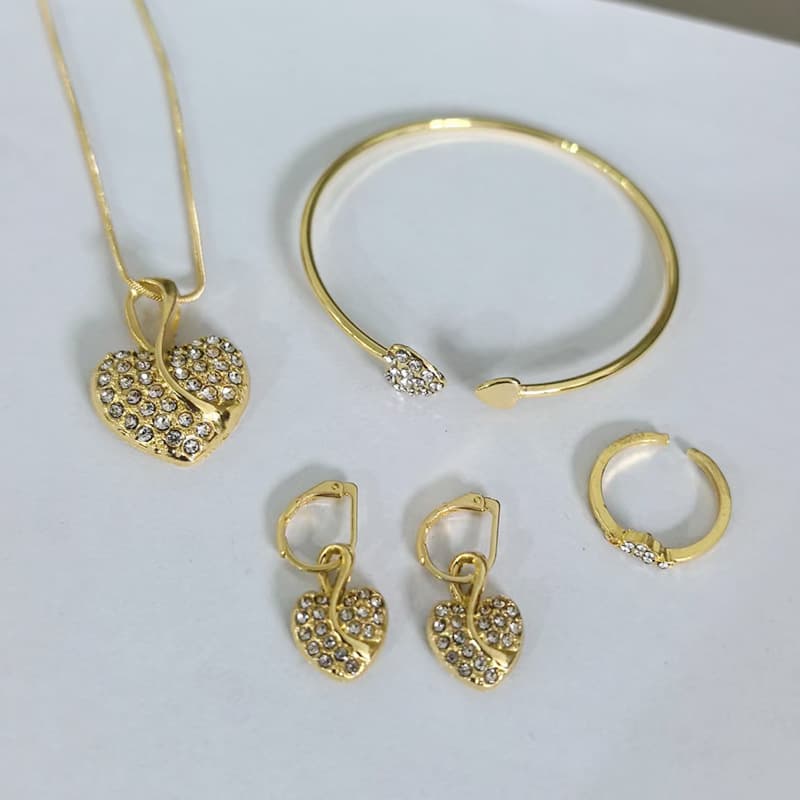 European and American fashionable love-shaped pendant clavicle necklace earrings ring bracelet four-piece heart wedding jewelry set 5