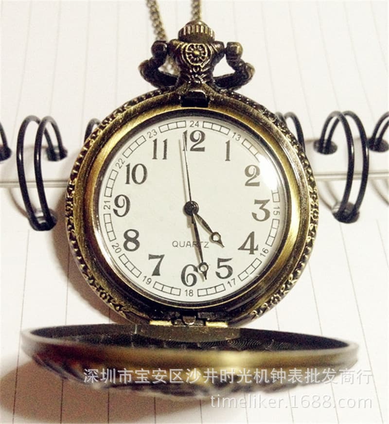 Christmas gift watch wholesale retro fashion elk large pocket watch sweater chain watch quartz watch factory direct sale 4