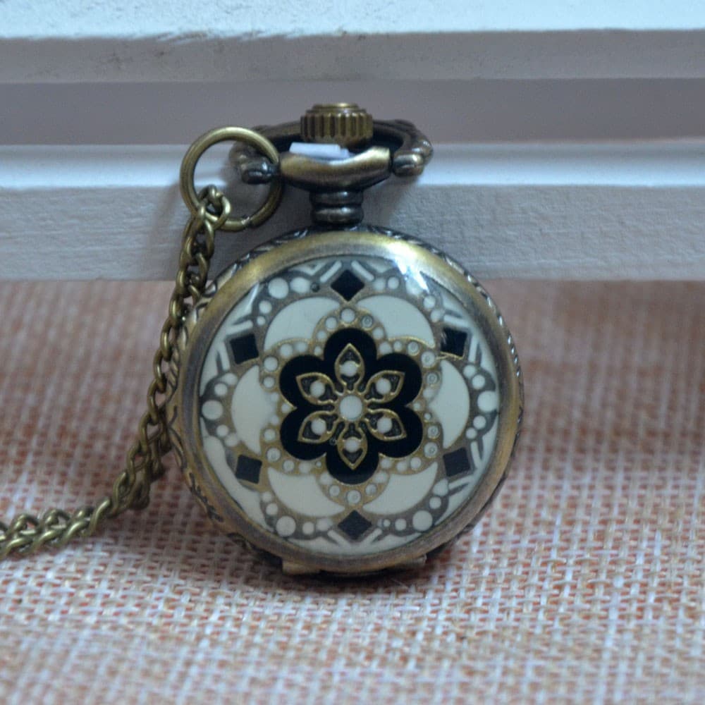 Fashion Watch New Bronze Jade Flower Small Quartz Pocket Watch Analog Pendant Necklace Women's Gift Pocket Watch Manufacturer 1