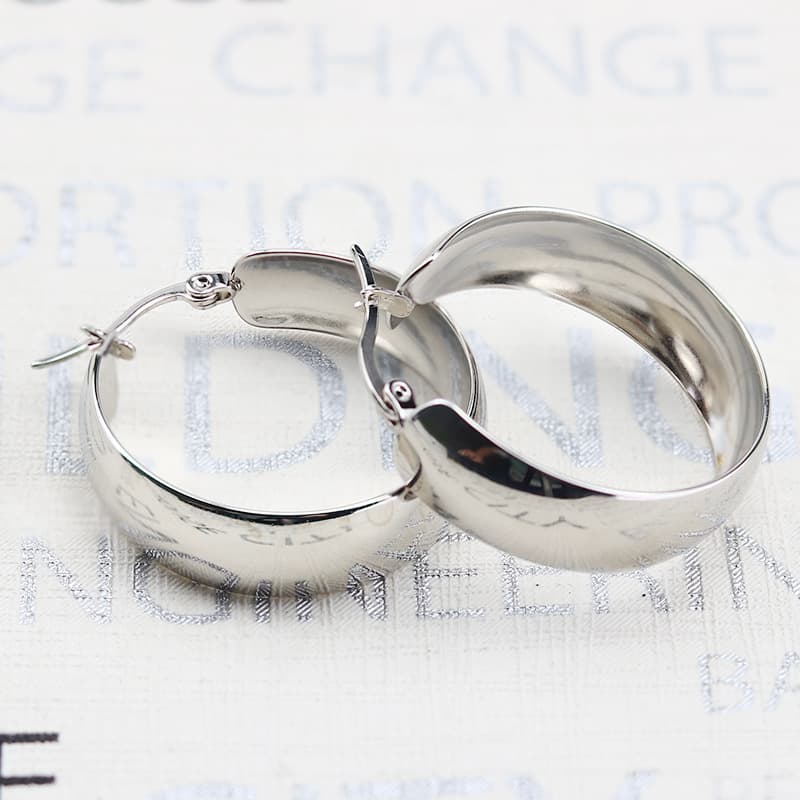 European and American fashion, simple personality, trendy women's exaggerated large earrings, titanium steel ear buckles, stainless steel wide-brimmed large earrings wholesale 3