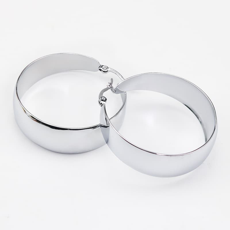 European and American fashion, simple personality, trendy women's exaggerated large earrings, titanium steel ear buckles, stainless steel wide-brimmed large earrings wholesale 4