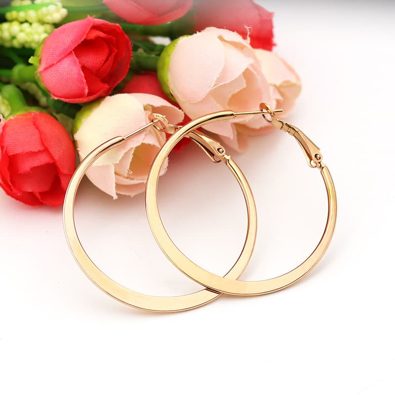 2023 European and American personalized flattened round exaggerated large earrings with tassels simple and fashionable C ear rings and ear buckles titanium steel new style 3