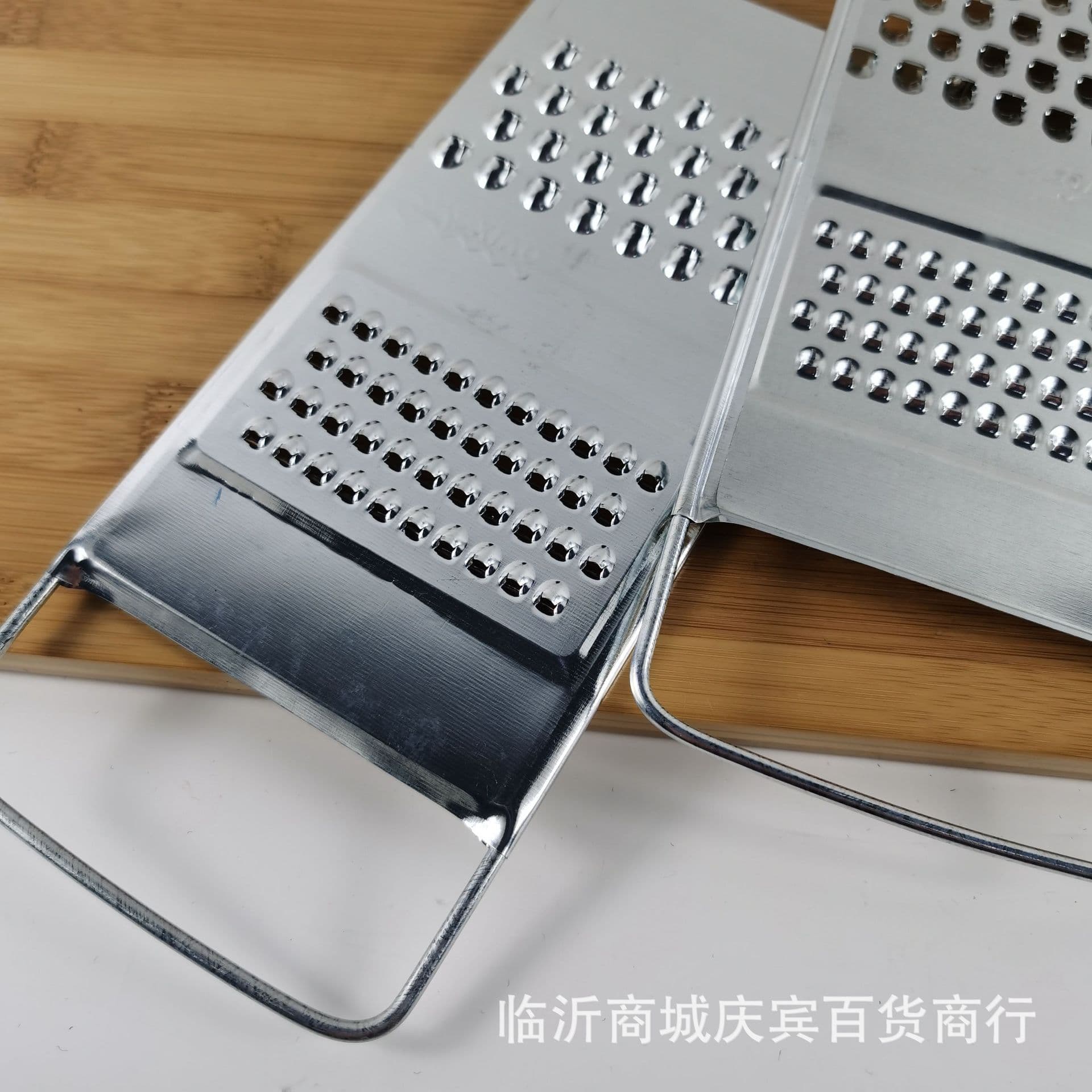 Iron harvester, iron vegetable cutter, grater, potato shreds, iron grater, grater, 2 yuan store supply 4