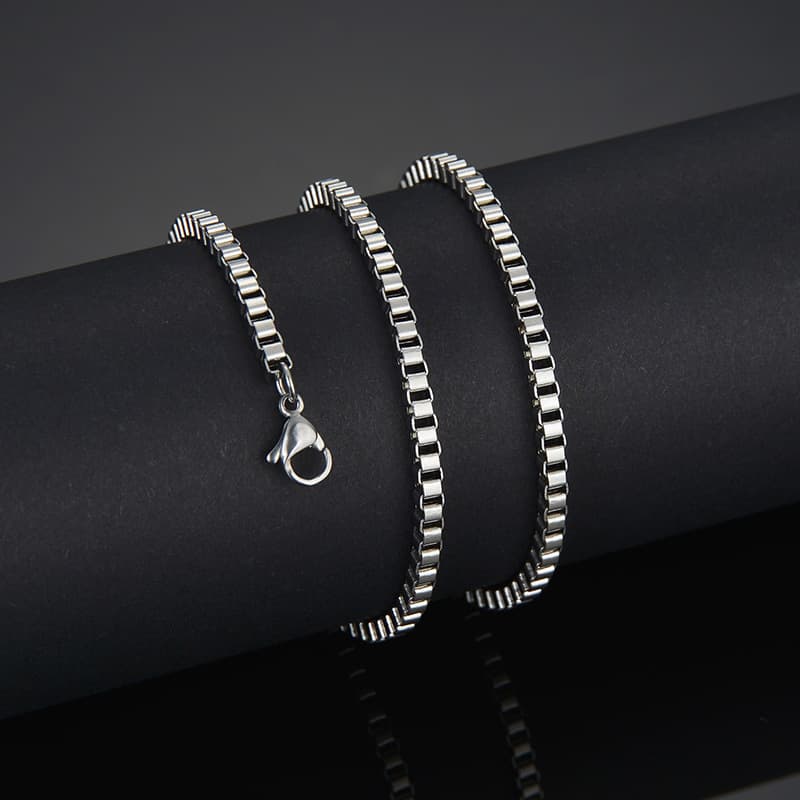 Manufacturer's spot stainless steel box chain European and American fashion trend box necklace men's and women's diy jewelry accessories chain 3