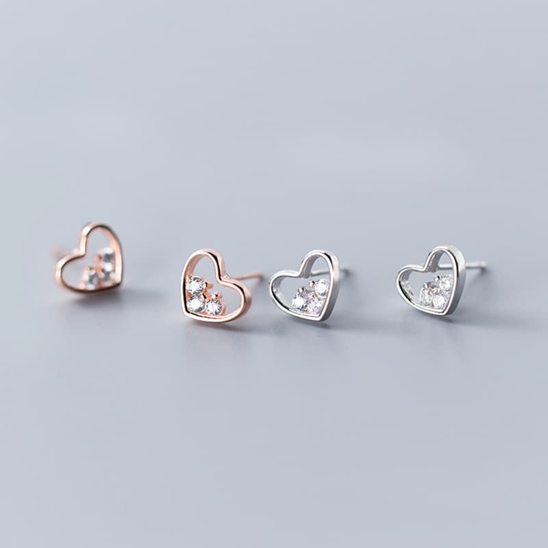 Heart-shaped earrings for women, cute, personalized, hollow love earrings, simple, piercing, temperament, small earrings, 2024 new style 4