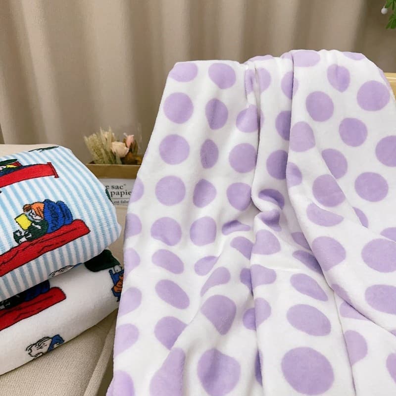 INS cute cartoon blanket flannel throw blanket student dormitory blanket living room sofa nap air conditioning blanket airplane blanket 7