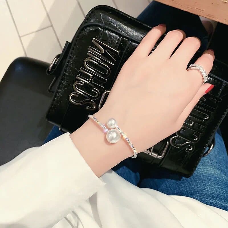 Full diamond pearl necklace for women, light luxury short style, personalized alloy acrylic open necklace, fashionable niche silver gold 9