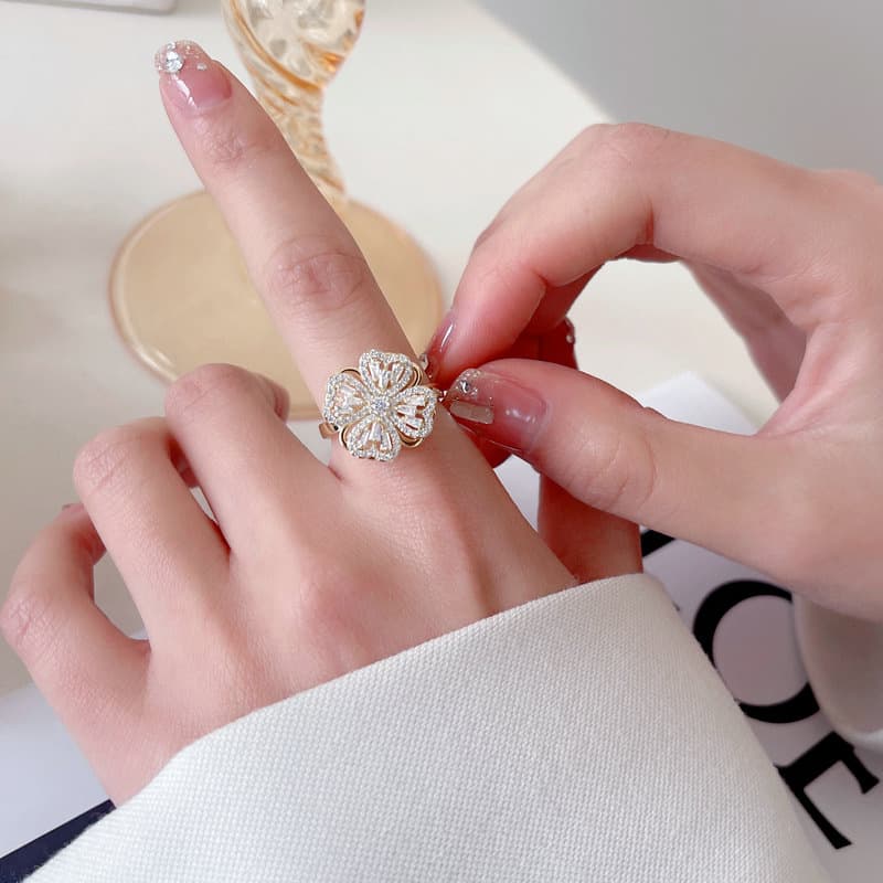 Niche design light luxury earrings ring flower clavicle chain earrings trendy rotatable clover jewelry set 3
