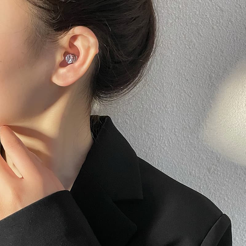 Magnet magnetic ear bone clip for women, flash diamond zircon cochlear nail without piercing, men's 2022 new trendy 9