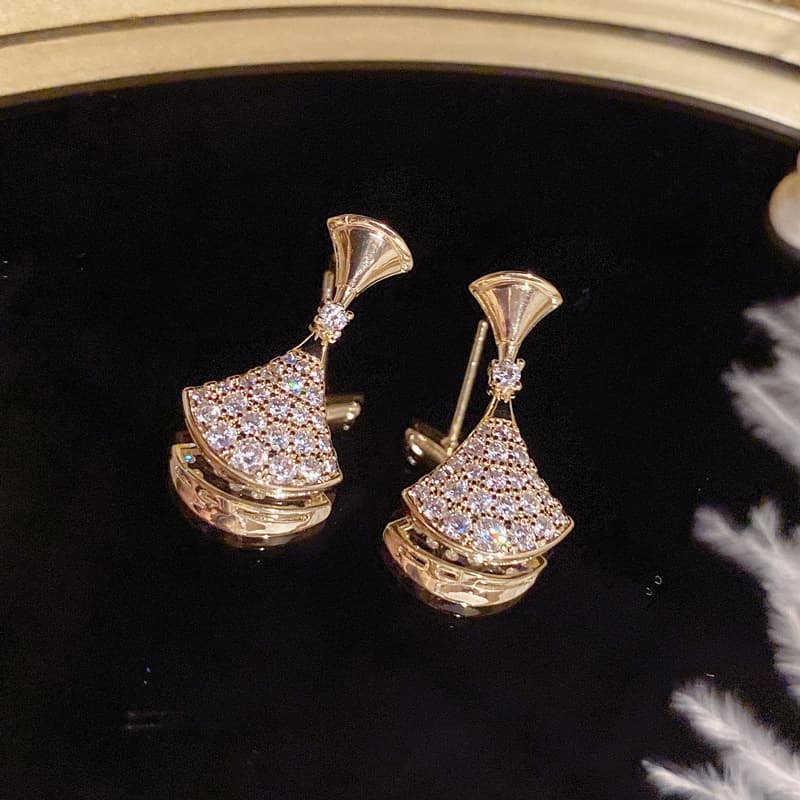 S925 silver needle high-end light luxury elegant temperament small skirt earrings exquisite shiny full diamond fan-shaped ear jewelry trend 4