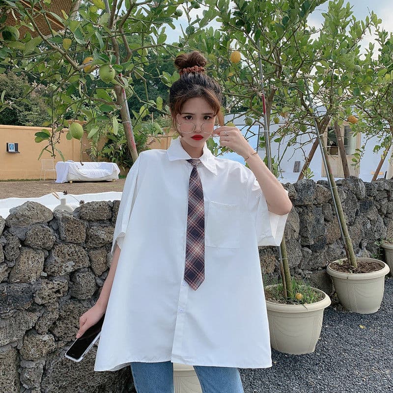 Summer short-sleeved white shirt for female students, loose outer wear, salt spring shirt tops for women, fashionable 2022 new style 2