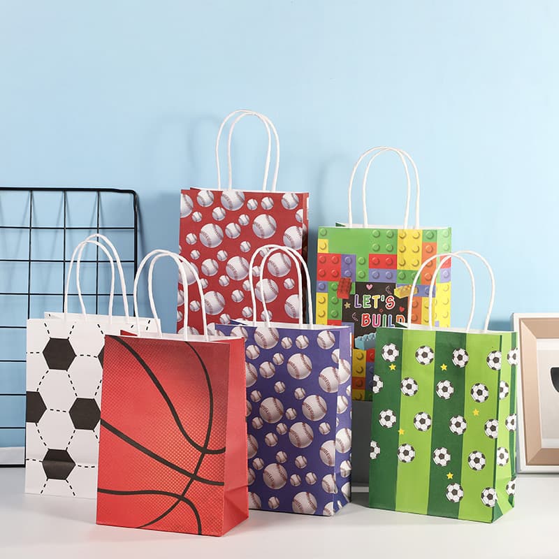Cross-border gift bags Kraft paper bags Holiday gift bags Packaging Handbags Candy bags Children’s gift bags Packing bags 1