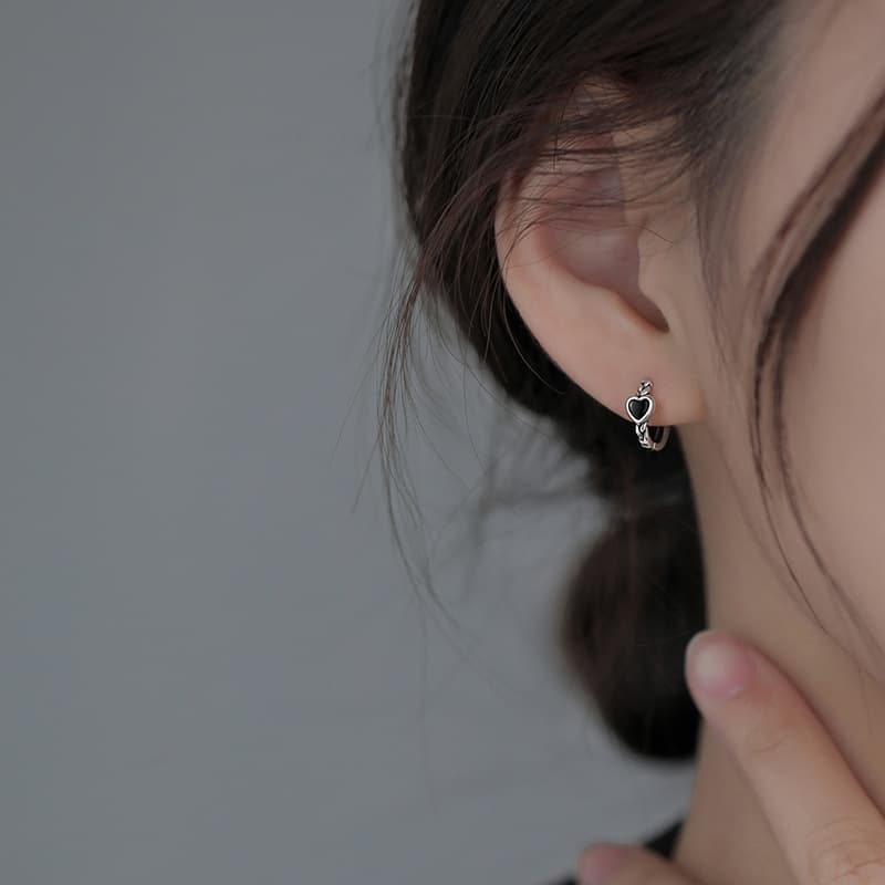 925 silver needle black love earrings for women 2022 new trendy niche design earrings summer earrings 4