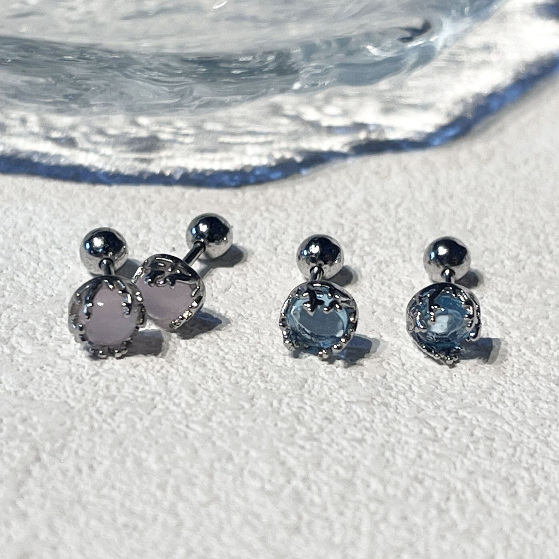 Blue lychee color fantasy forest style earrings for women, small and high-end screw-buckle ear bone cochlear nail niche earrings 3