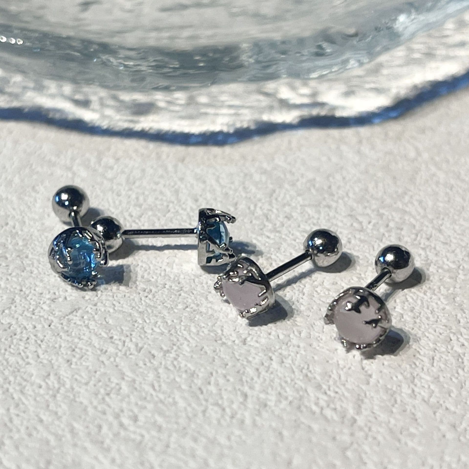 Blue lychee color fantasy forest style earrings for women, small and high-end screw-buckle ear bone cochlear nail niche earrings 5
