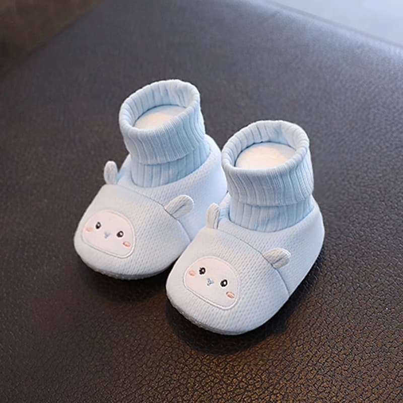 Baby shoes and socks, tiger head spring and autumn soft soles for male and female babies 3-9-12 months old, newborn shoes, cloth shoes, anti-falling in winter 3