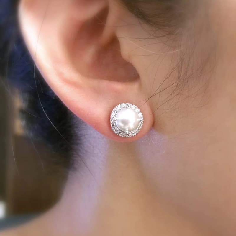 Cao Shi mini imitation pearl earrings for women French elegant temperament women's pearl earrings fashionable commuting accessories 4
