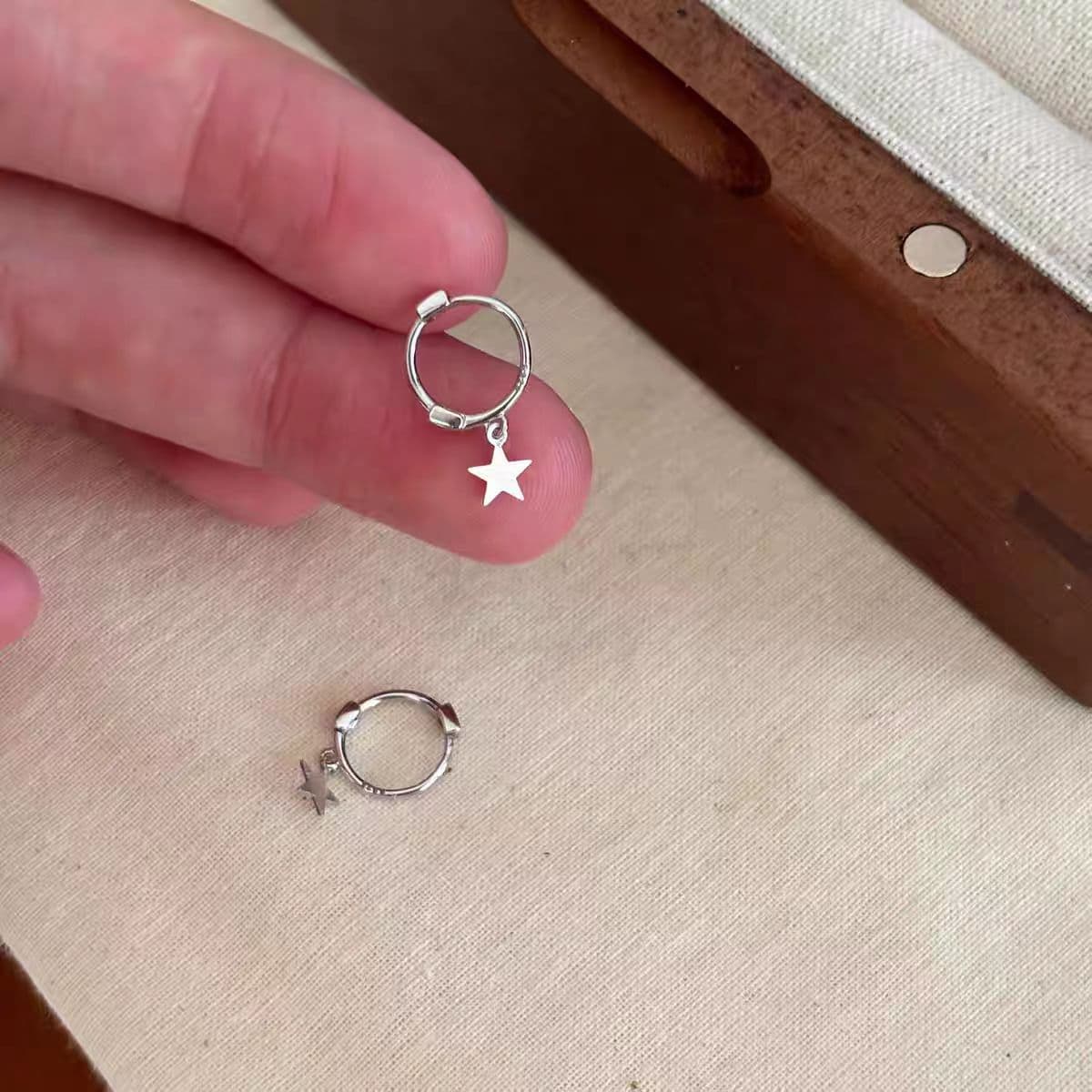 Small fresh five-pointed star earrings for women, sweet short earrings, Korean style temperament star earrings, earrings 4