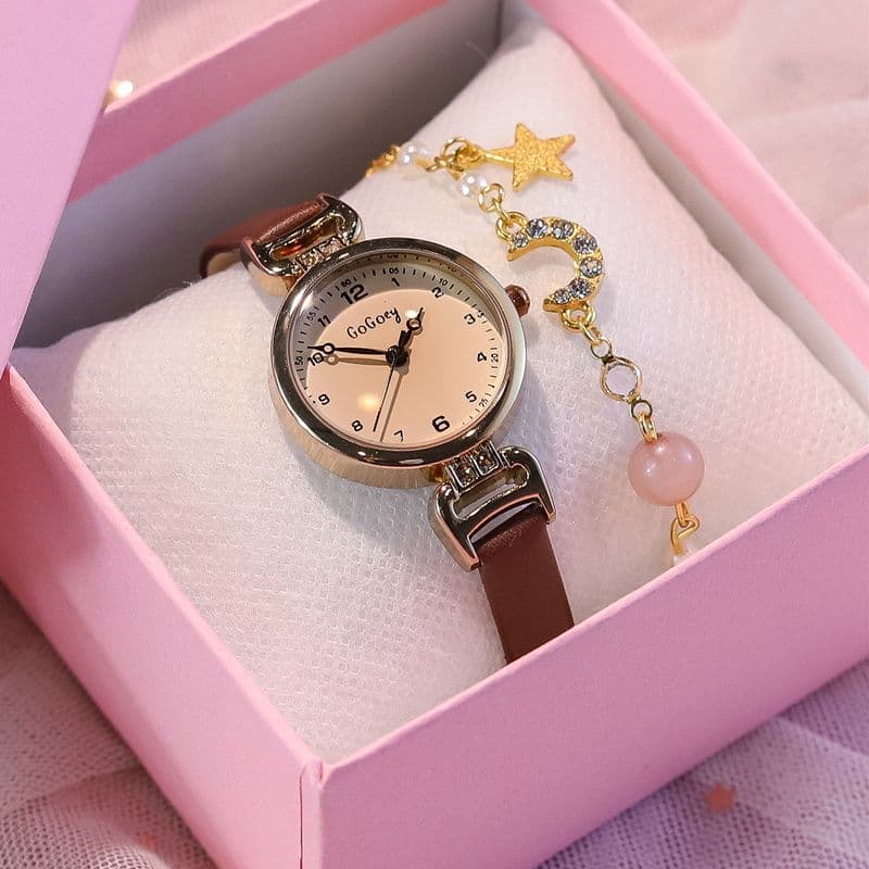 Retro watch for women 2025 new style women's student high-end sense ladies niche light luxury temperament small dial quartz 2