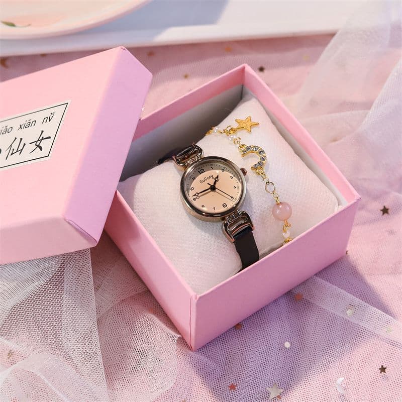 Retro watch for women 2025 new style women's student high-end sense ladies niche light luxury temperament small dial quartz 7