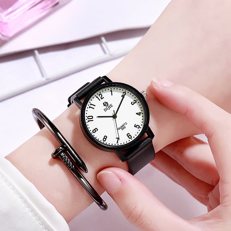 Student exam watch women's ins niche design fashion trend fashionable temperament junior high school couple quartz watch 10