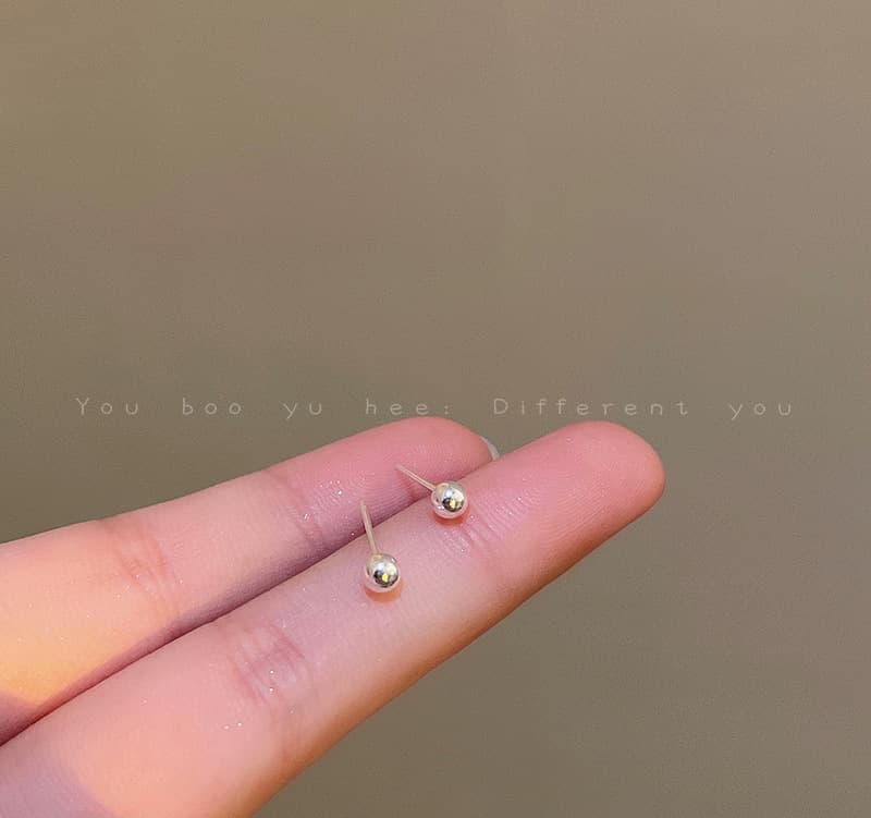 S925 sterling silver needle exquisite and compact design earrings for women niche high-end piercing free ear bone ear stick earrings 10