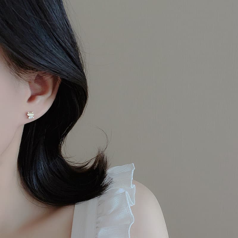 Cat's eye stone cat silver earrings for women, Korean style niche design, temperament, cute kitten earrings, no need to take them off when sleeping 4