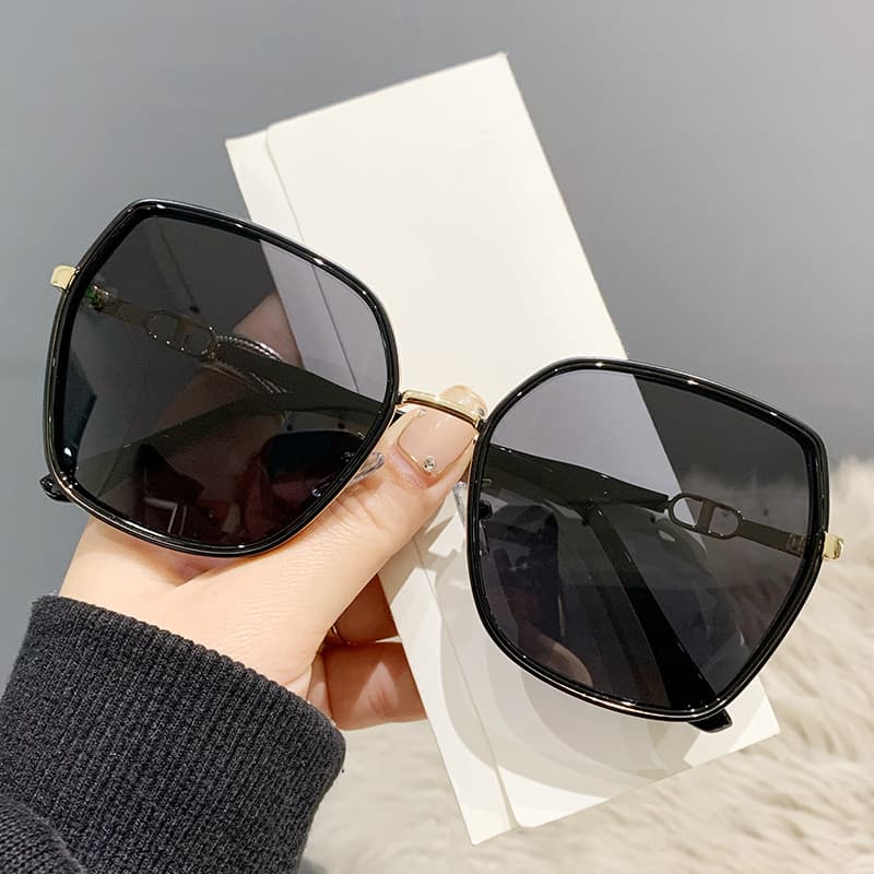 Internet celebrity street style polarized sunglasses for women, fashion trend, starlight flash sunshade glasses, outdoor travel sunglasses 8193 4