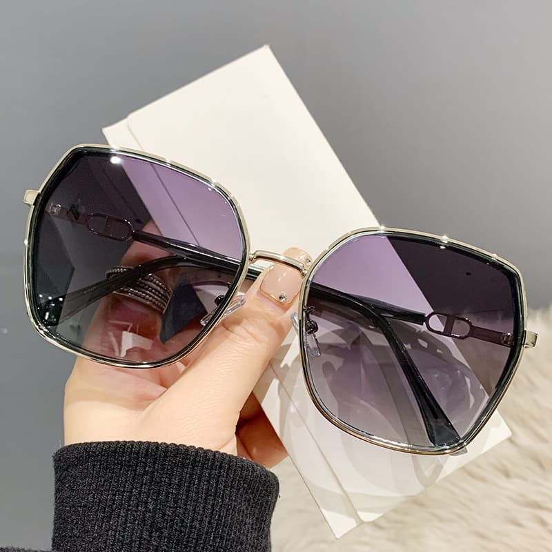 Internet celebrity street style polarized sunglasses for women, fashion trend, starlight flash sunshade glasses, outdoor travel sunglasses 8193 7