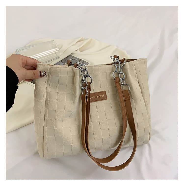 2026 new trendy large-capacity shoulder bag for women, fashionable and versatile underarm tote bag, casual portable commuting bag 10
