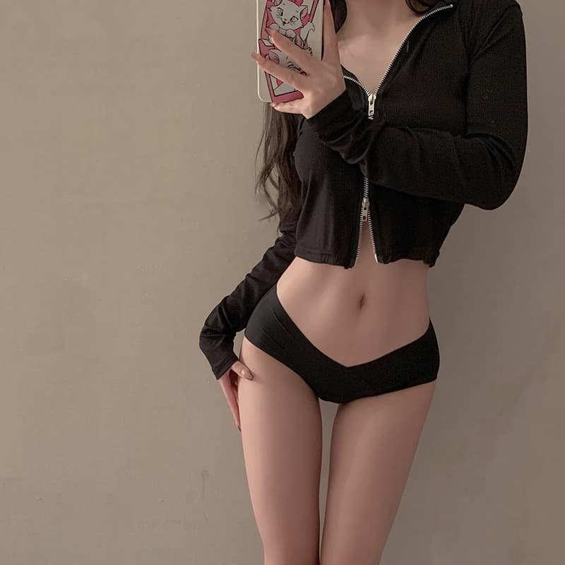 High-slit summer women's thin sexy seamless ice silk one-piece low-waist women's underwear briefs that do not pinch the buttocks 9