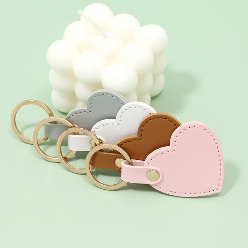 Fashionable heart-shaped leather keychain love metal car key ring pendant small fresh key chain decorative accessories 3