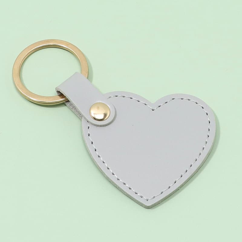 Fashionable heart-shaped leather keychain love metal car key ring pendant small fresh key chain decorative accessories 10