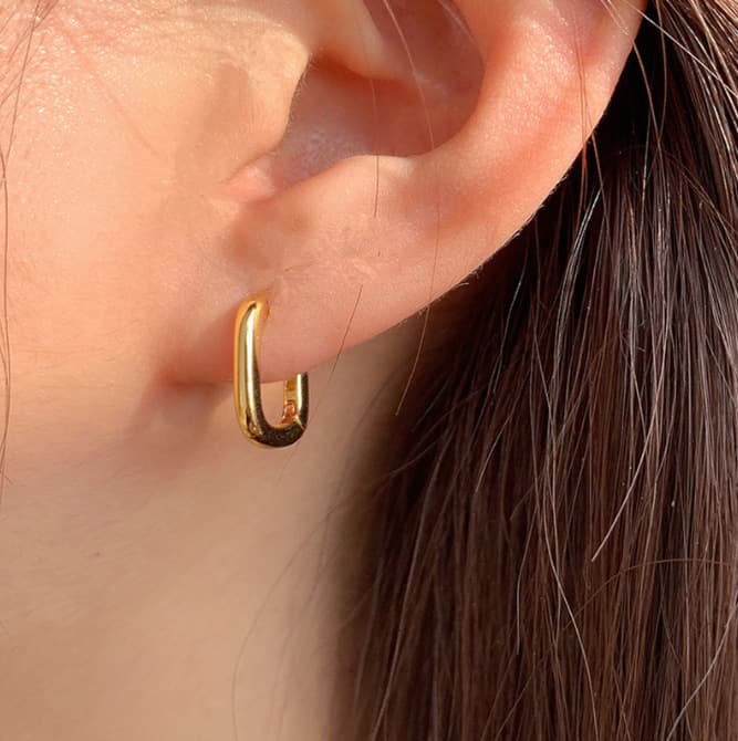 French U-shaped oval earrings for women, simple and cold style, niche design earrings, fashionable and versatile, retro temperament earrings 3