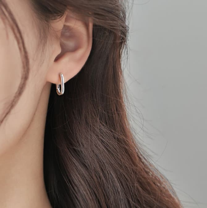 French U-shaped oval earrings for women, simple and cold style, niche design earrings, fashionable and versatile, retro temperament earrings 4