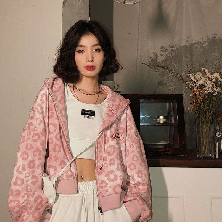 2025 pink leopard print short cardigan jacket for women spring and autumn new loose Hong Kong style retro hooded sweatshirt trend 4
