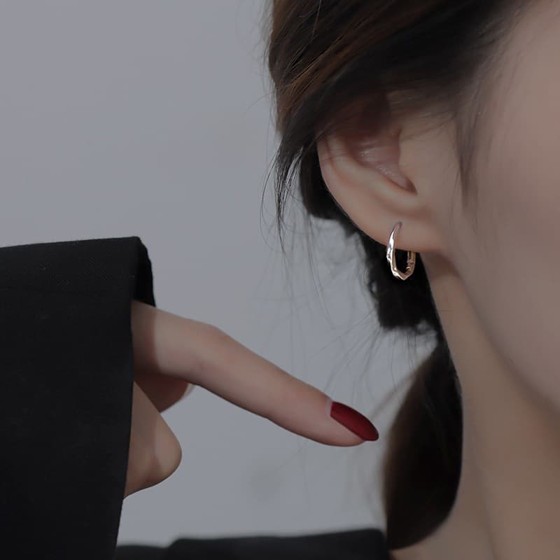 Pure silver ear buckle women's niche design 2023 new trendy earrings earrings high-end silver earrings to support pierced ears earrings 2