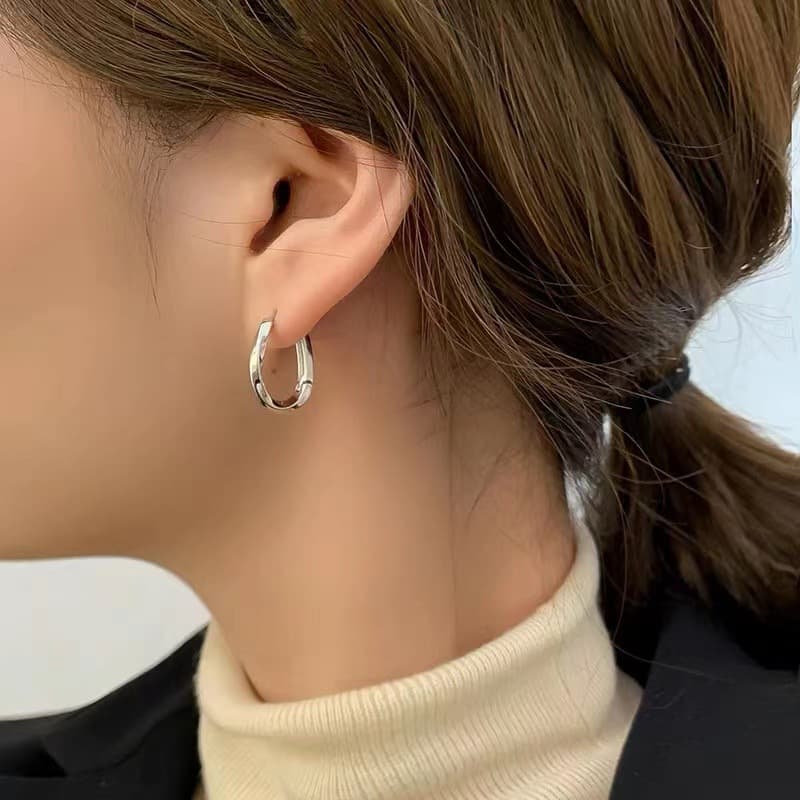 Pure silver ear buckle women's niche design 2023 new trendy earrings earrings high-end silver earrings to support pierced ears earrings 4