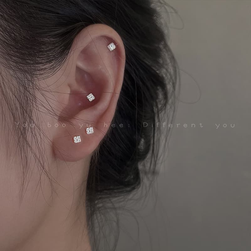 S925 sterling silver needle exquisite and compact design earrings for women niche high-end piercing free ear bone ear stick earrings 4