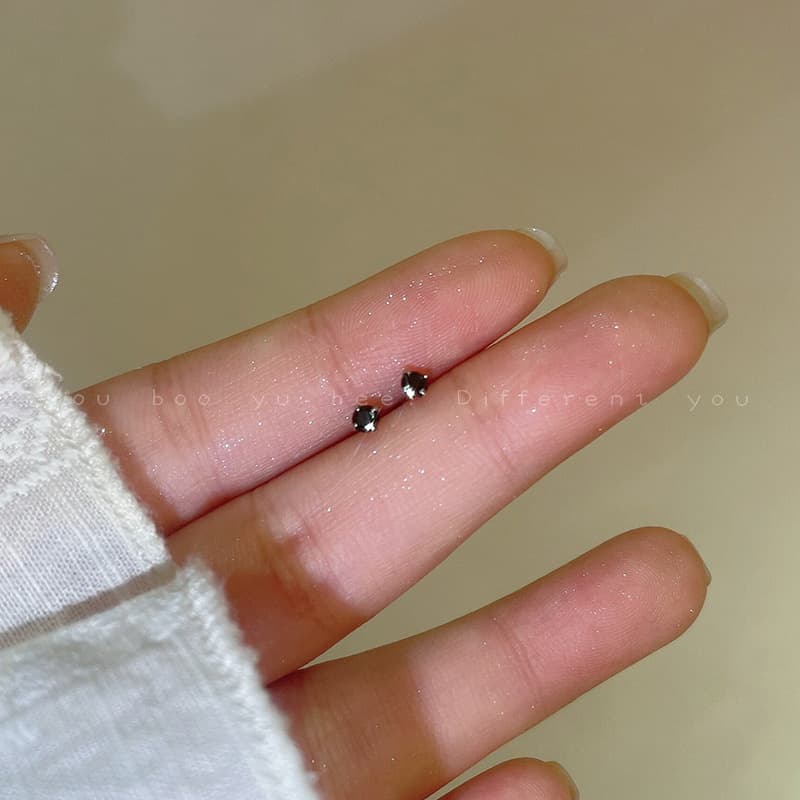 S925 sterling silver needle exquisite and compact design earrings for women niche high-end piercing free ear bone ear stick earrings 7
