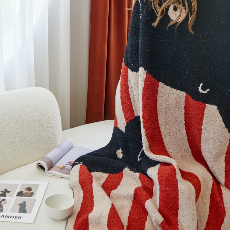 Household French elephant cartoon half-edge velvet knitted blanket sofa blanket shawl blanket picnic outdoor ins style 4
