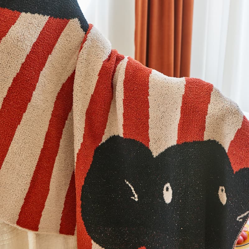 Household French elephant cartoon half-edge velvet knitted blanket sofa blanket shawl blanket picnic outdoor ins style 5