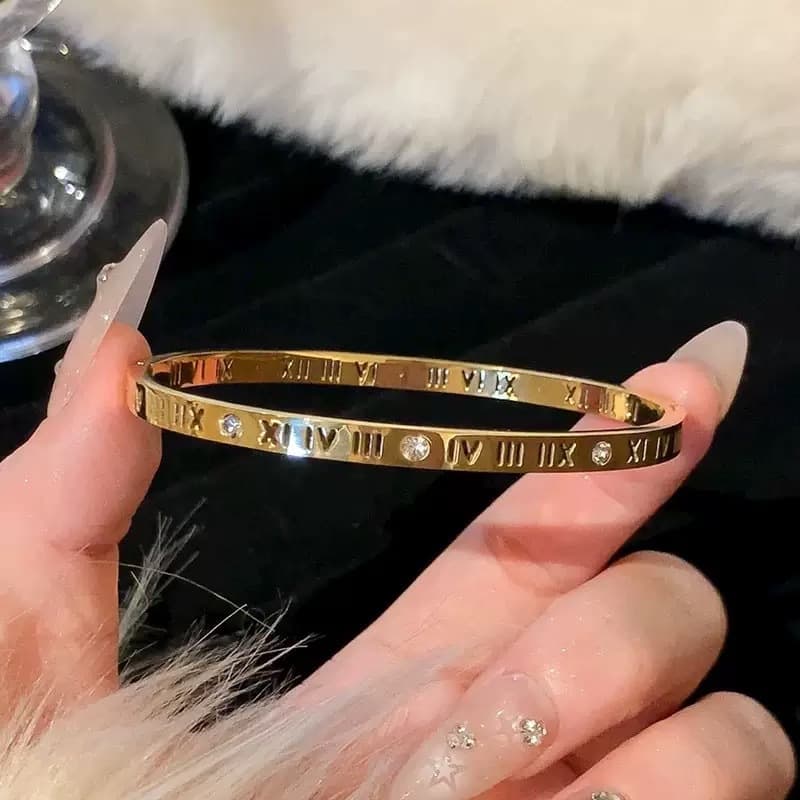 Light luxury and high-end micro-studded diamond bracelet for women, fashionable and simple titanium steel non-fading bracelet, versatile jewelry for couples 9