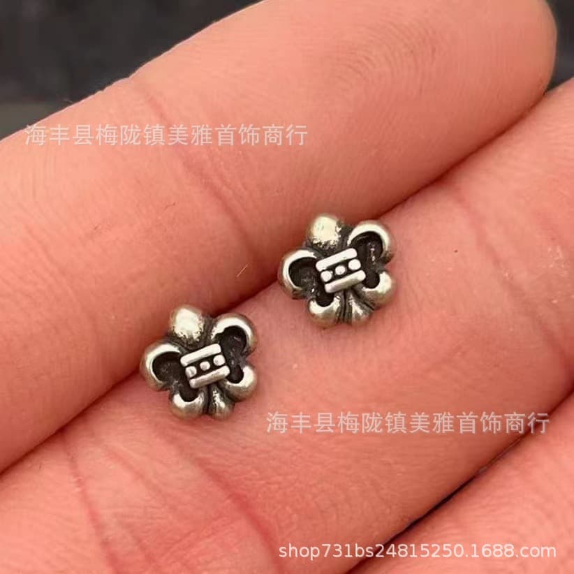 Trendy brand Crow Square Cross Earrings Cross Flower Ear Bone Skull Man S925 Silver Needle Factory Wholesale 3