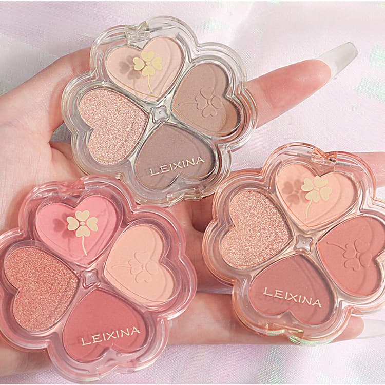 Lucky Clover Four-Color Eyeshadow Palette is light, easy to apply, whitening, women's touch-up, matte earthy pearlescent with glitter 5