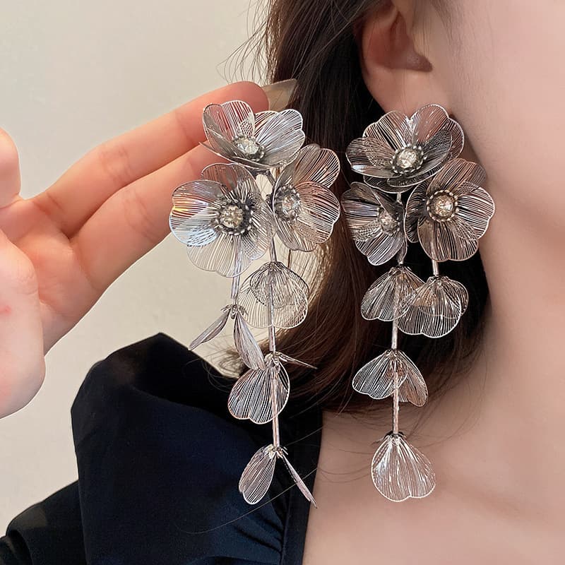 New style waterfall crow's feet long tassel earrings fashionable diamond-encrusted flowers personalized exaggerated design temperament earrings 5
