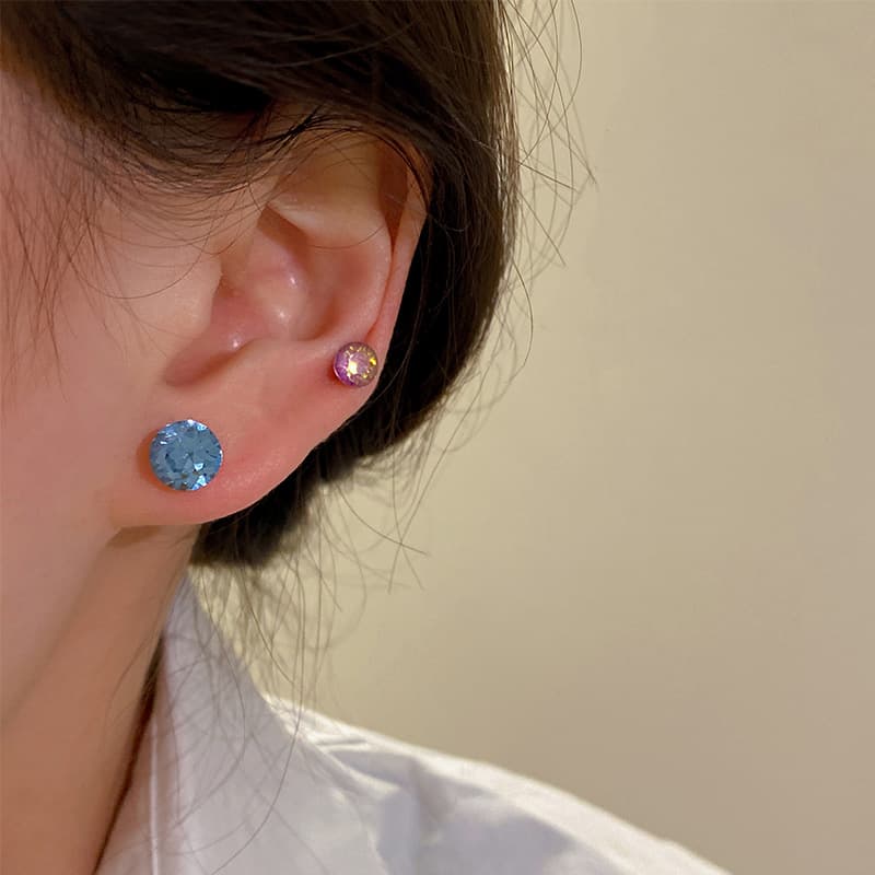 Explosive Huazi 8mm earrings, ear bones, cochlear nails, ultra-flash colored diamonds, no need to remove titanium steel earrings for sleeping, temperament small earrings 3