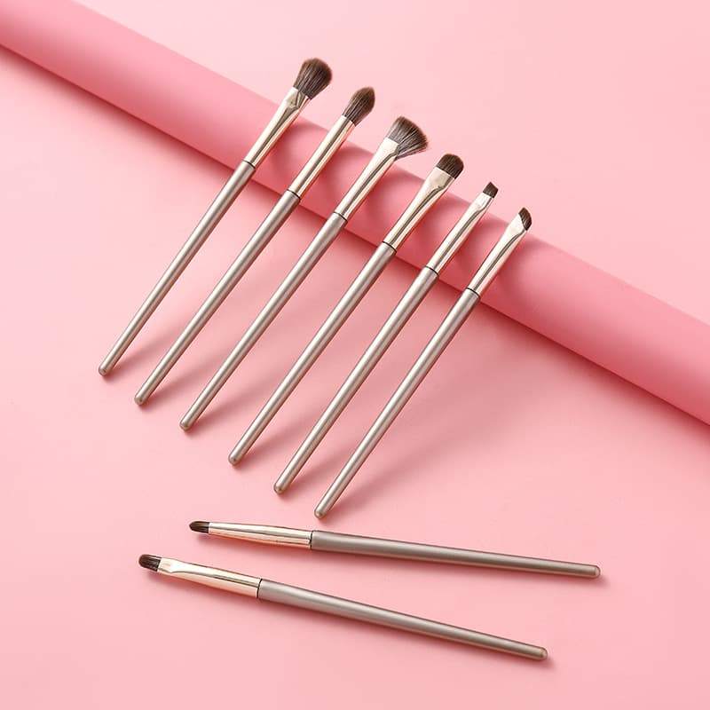 Gilt 8-piece makeup brush set, blade eye shadow and eyeliner brush, nose shadow brush, smudged point blush brush, loose powder and soft bristles 3