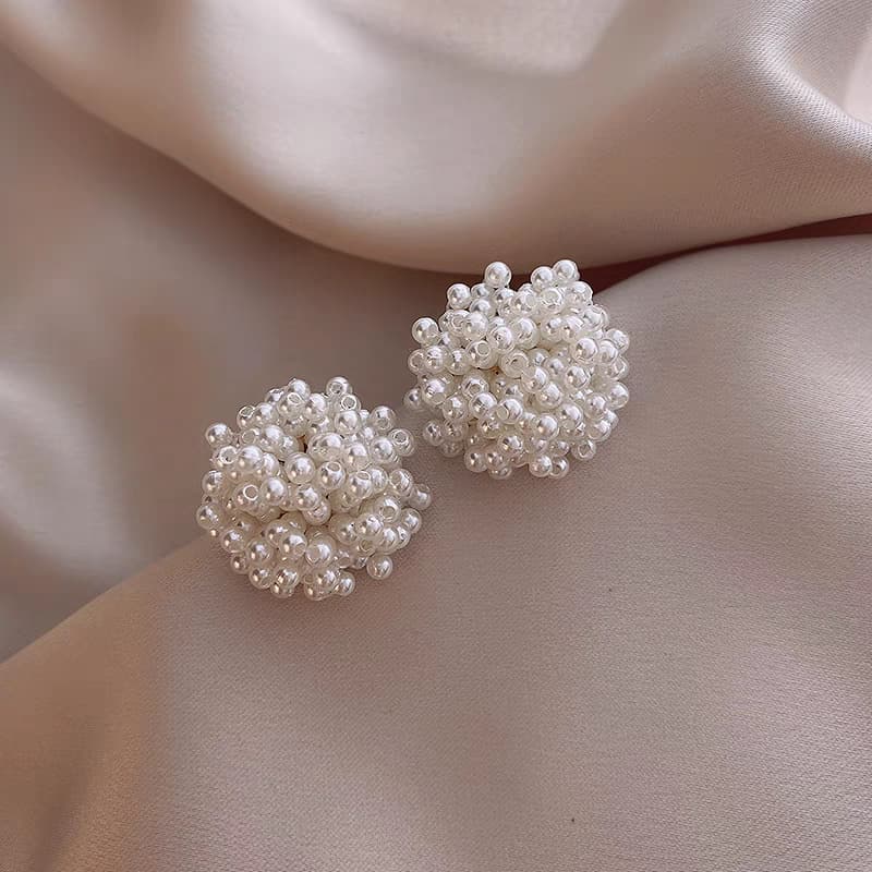 French Baroque Fireworks Pearl Earrings 2024 New Temperament High-end Niche Design Light Luxury Simple Earrings 3