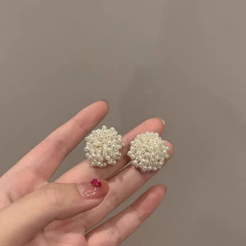 French Baroque Fireworks Pearl Earrings 2024 New Temperament High-end Niche Design Light Luxury Simple Earrings 5